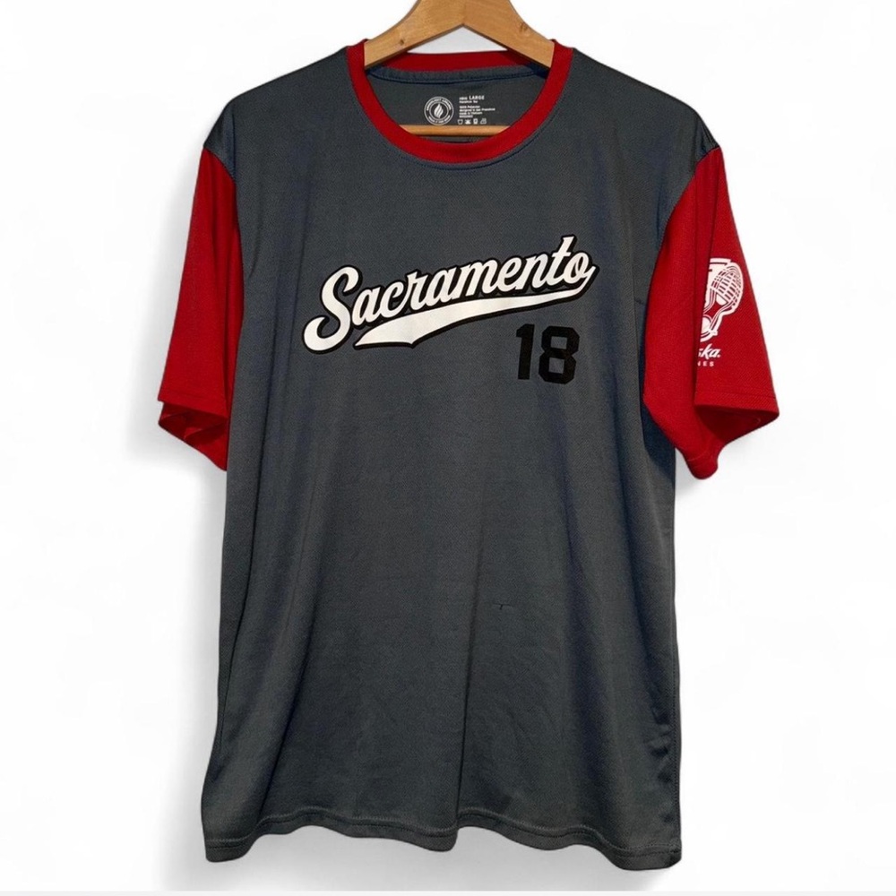 2018 Giants Race Sacramento Running Shirt size L in Men’s
